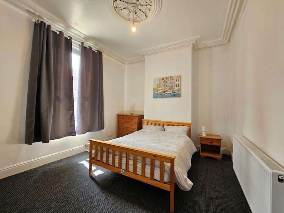 Convenient 3 Bed, Pr1 Near Uclan N Train Station Villa Preston  Exterior photo